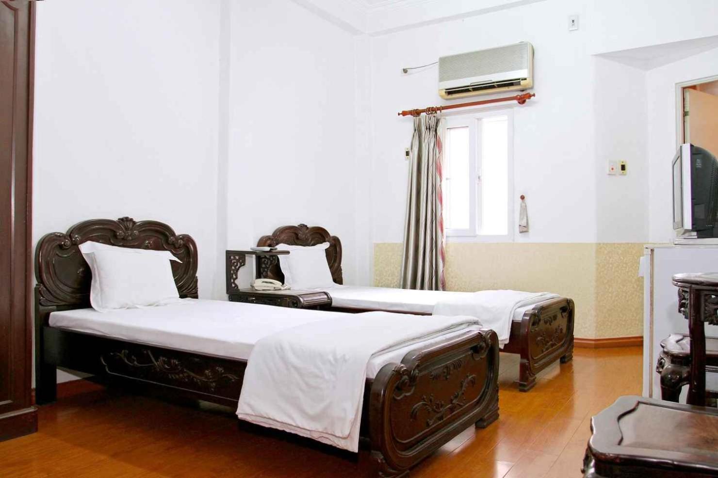 Hoang Cuong Hotel 15 Nguyen Thai Hoc Ханой Экстерьер фото