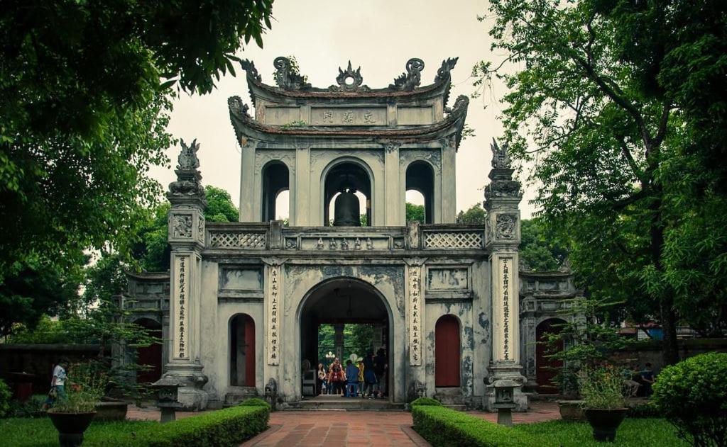 Hoang Cuong Hotel 15 Nguyen Thai Hoc Ханой Экстерьер фото